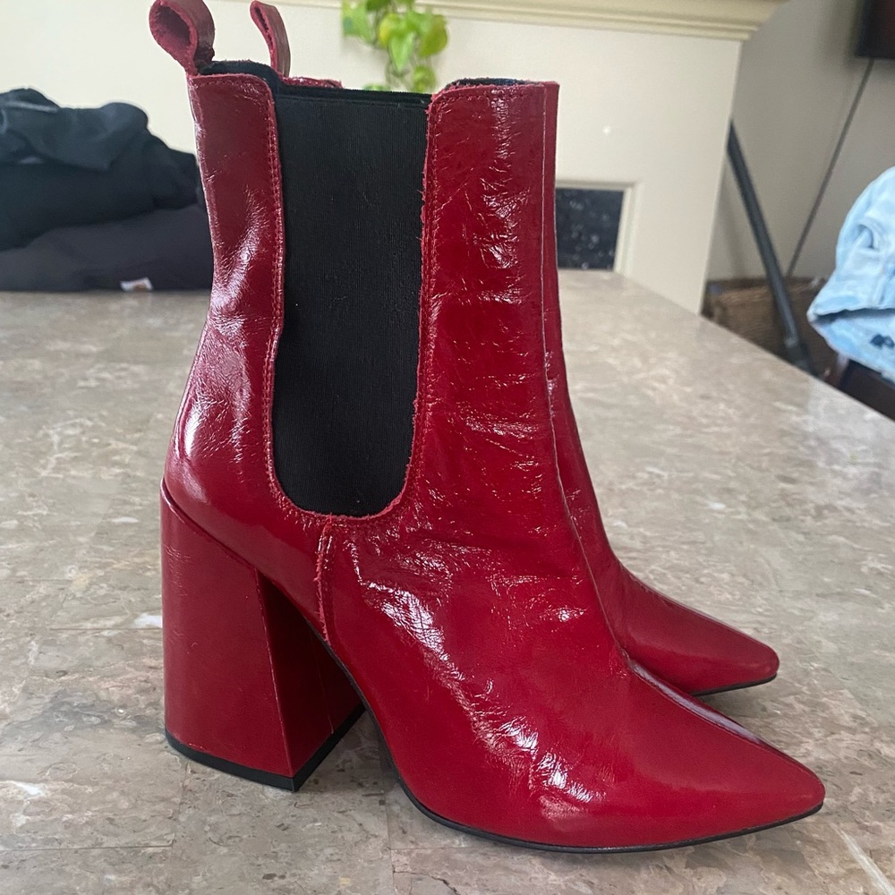 L’Intervalle Nice Bordeau Red Leather Heeled Boots‎
